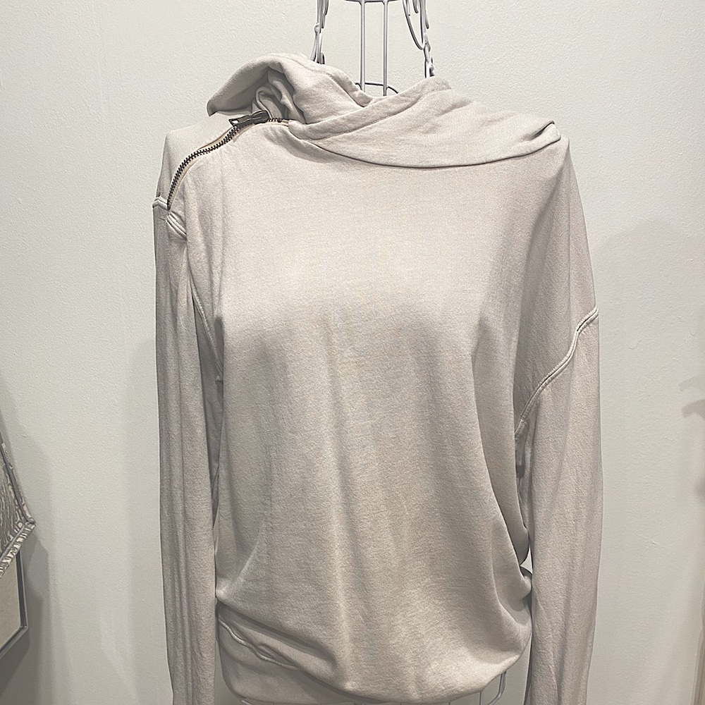Young Fabulous & Broke sweatshirt